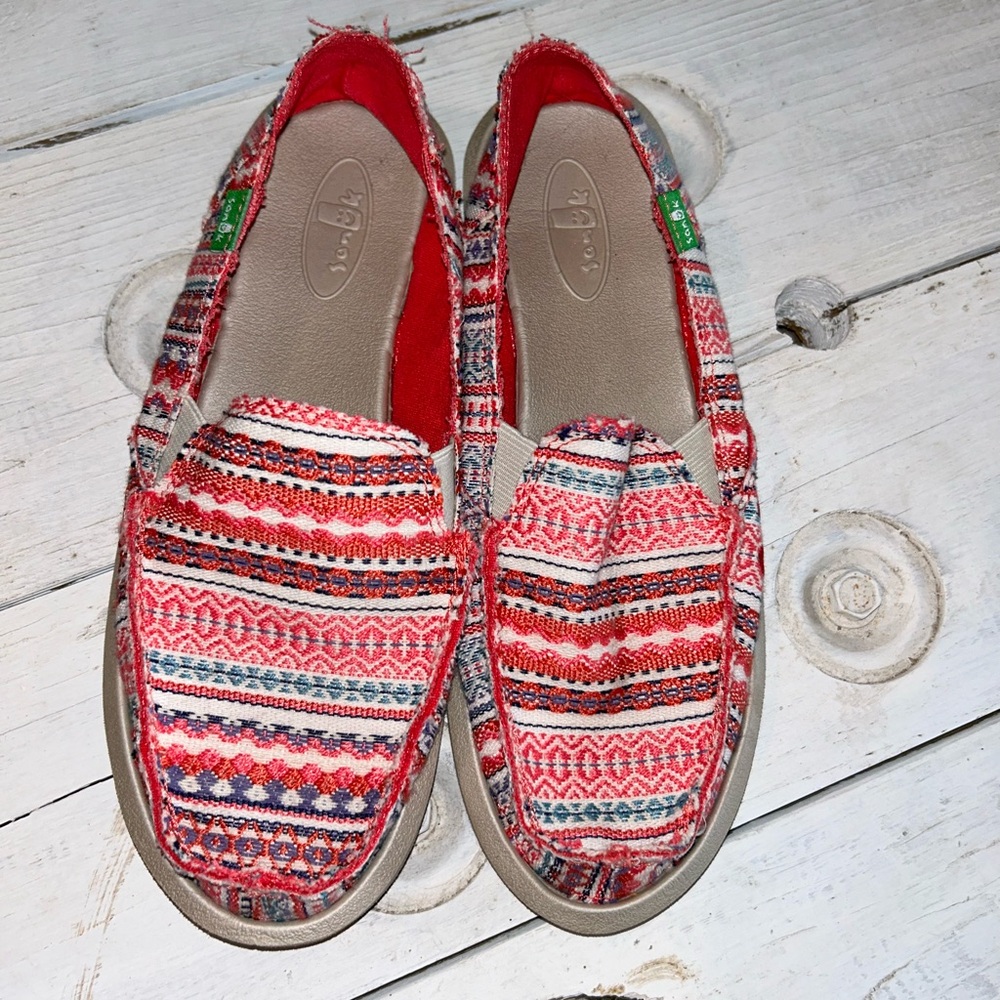Sanuk Slides